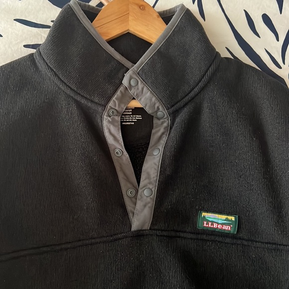 L.L.Bean, Men’s large, black pull over, snap closure - Picture 2 of 4